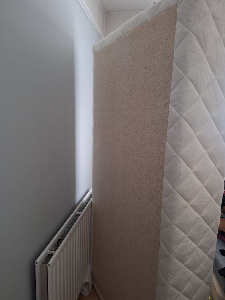 Single divan bed base in excellent condition