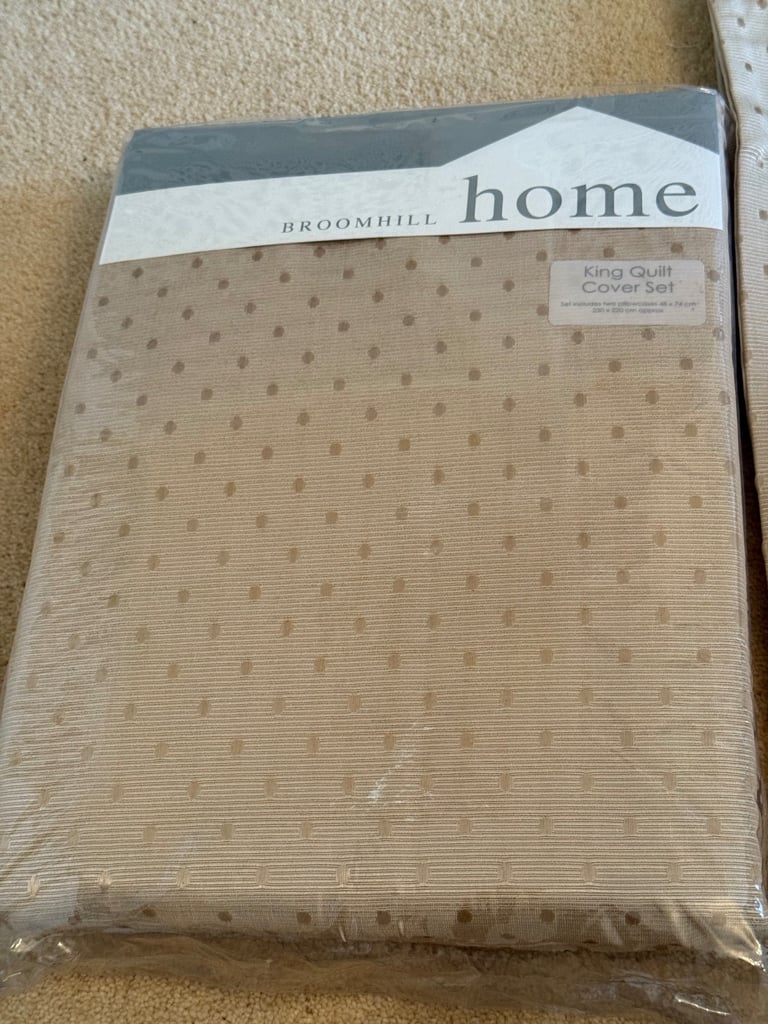 image for New KingSize Beige Duvet Set
