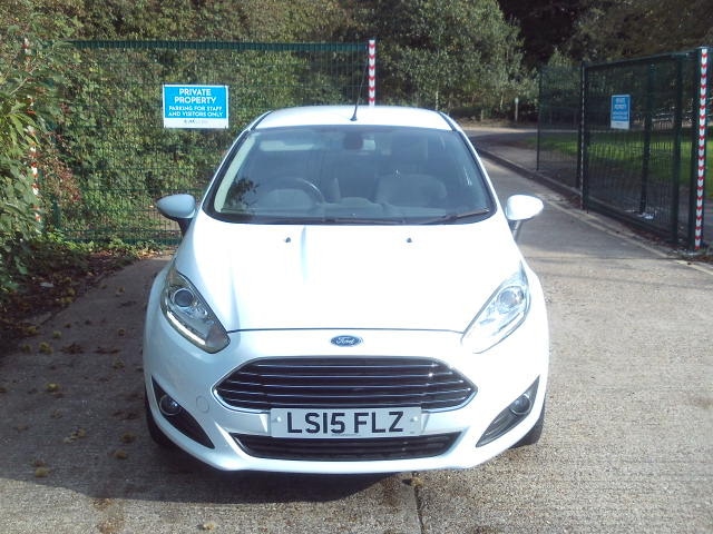 2015 Ford Fiesta 1.0 EcoBoost Titanium 5dr Powershift White 31k Miles FSH Years MOT Warranty HATC...