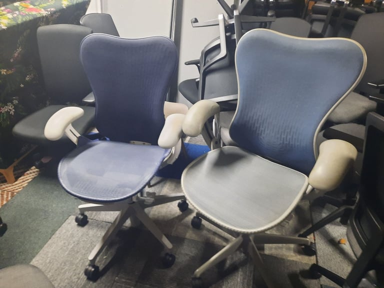 image for Herman Miller mirra chair in excellent condition 
