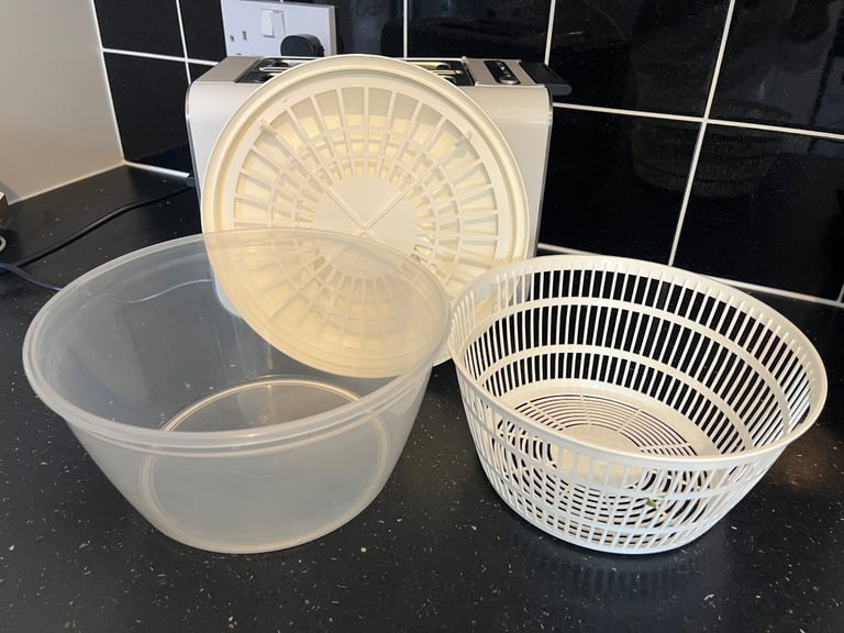 image for SALAD SPINNER. VGC. Used once. Large. 