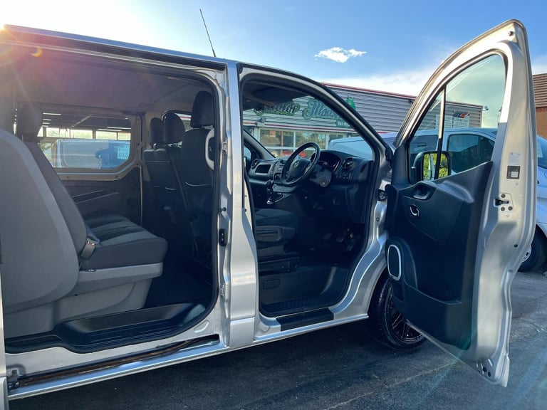 Vauxhall Vivaro 1.6 CDTi 2900 Sportive 6 Seat SWB Crew Van DIESEL MANUAL 2015/65