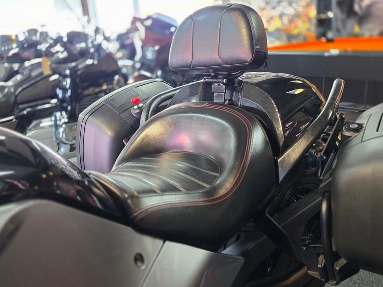 2016 CAN-AM SPYDER F3 1330 ACE 6 SPEED TRIKE 18,000 MILE'S 