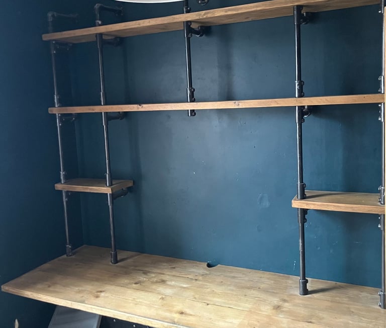 Wall-mounted solid wood and scaffold bracket desk/shelving unit