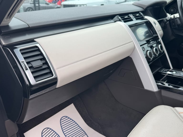 2019 Land Rover Discovery 2.0 SD4 HSE SUV 5dr Diesel Auto 4WD Euro 6 (s/s) (240 ps) ESTATE Diesel...