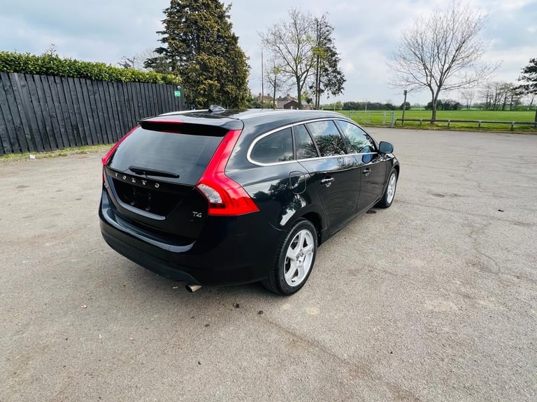 Volvo v60 t4 1.6 petrol ulez free leather cruise control reverse camera 