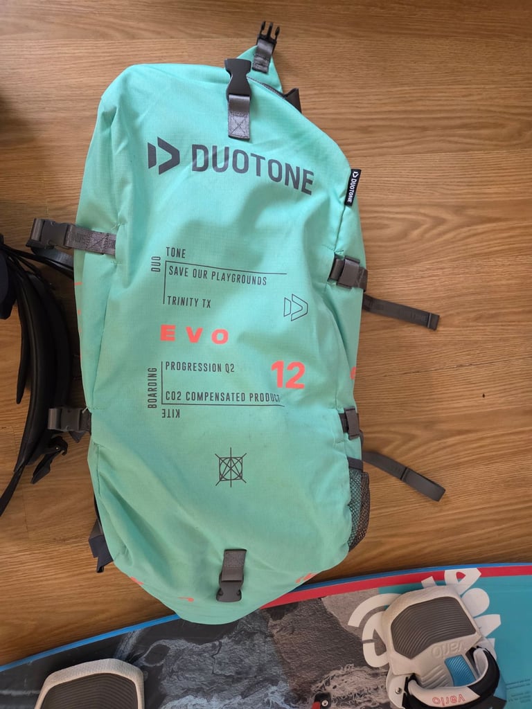 Full kitesurfing equipment including Mystic harness- used once