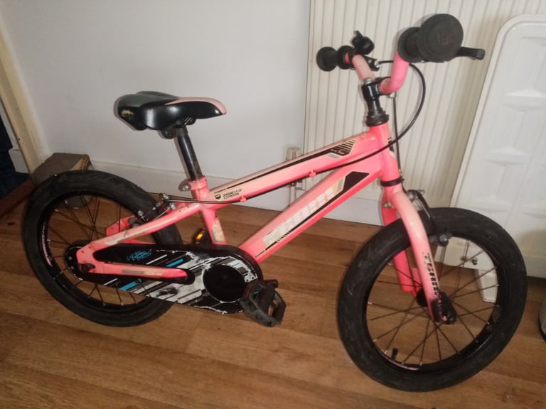 Boys bike & 2x 3 wheel scooters - job lot