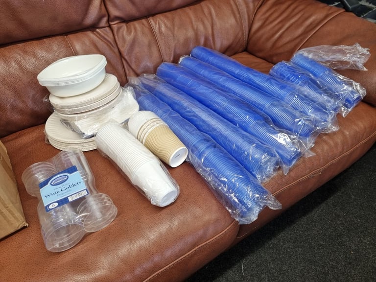 Tableware - Plastic Drinking Cup/Paper Plates/Accessories