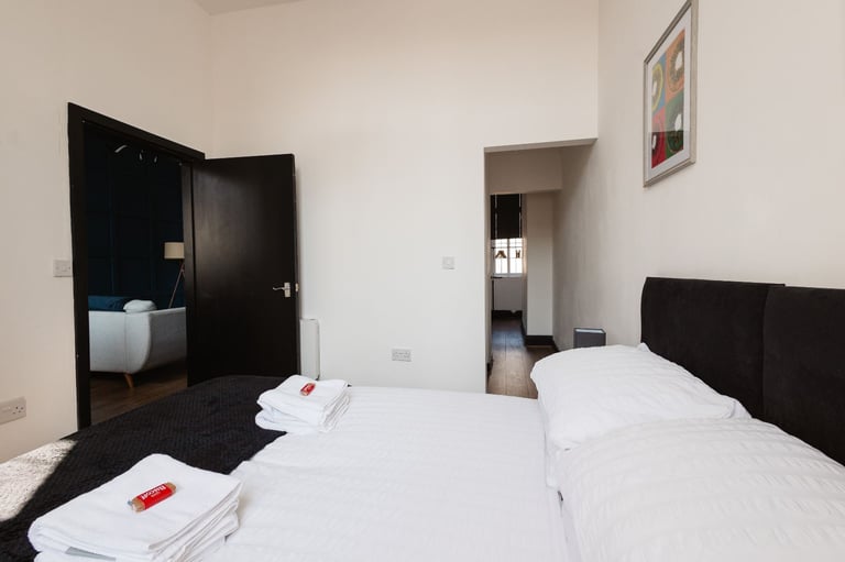 Short Term Let in Warrington | Town Centre | Parking