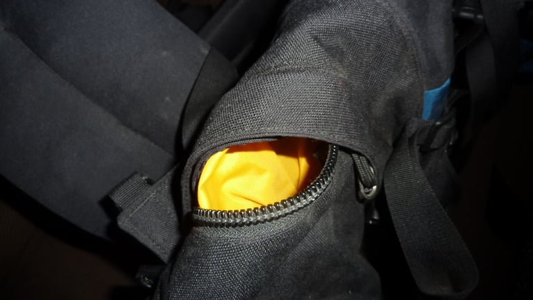 NORTH FACE Hiking Backpack Mule Bag Large Vigor BLACK BLUE Spacious Camping Excellent Back Pack!