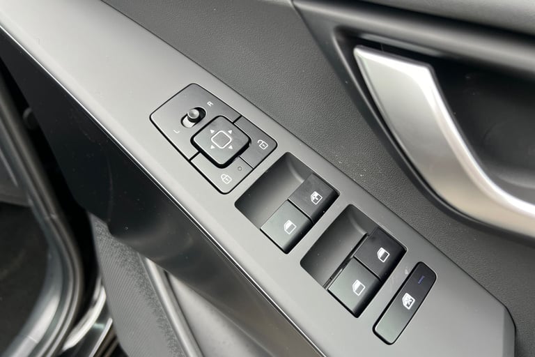 2025 Kia Niro 1.6 GDi 168 PHEV 2 5dr DCT Estate Petrol Parallel PHEV Automatic