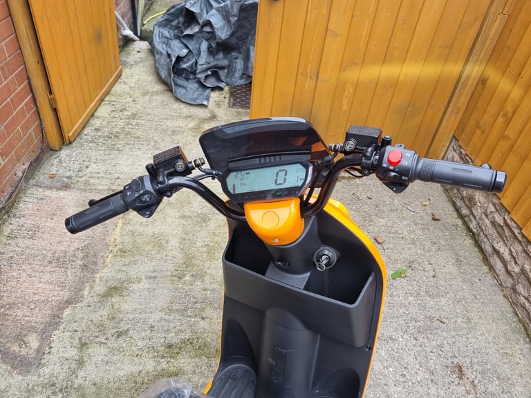V MOTO ELECTRIC SCOOTER