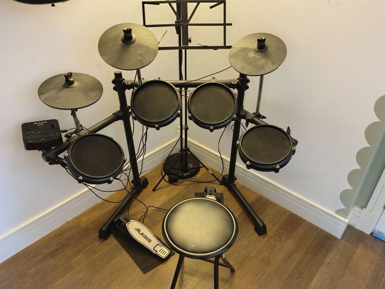 Alesis turbo mesh electronic drum kit 