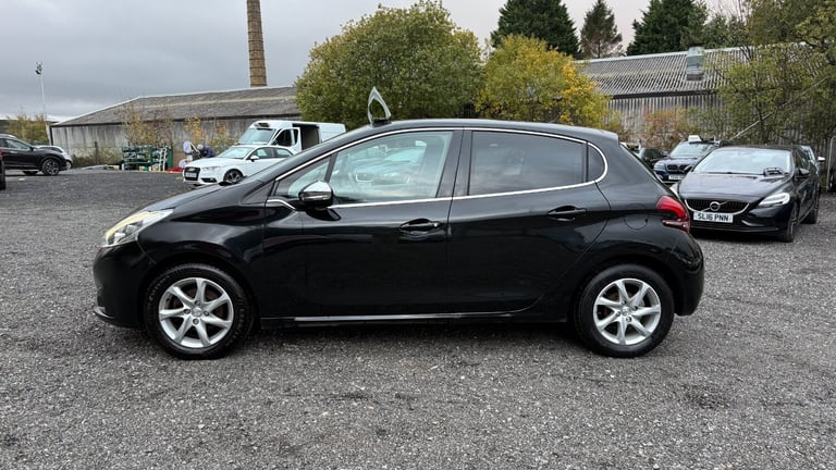 2017 Peugeot 208 12 PureTech 82 Active 5dr HATCHBACK Petrol Manual