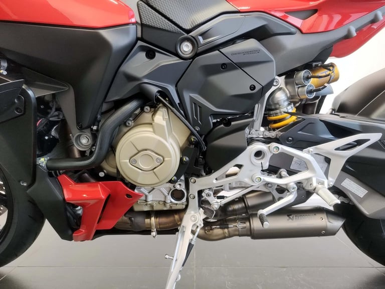 2025 Ducati Streetfighter V4S Red 562 Miles Akro Exhaust | £372 Dep & £372 pcm