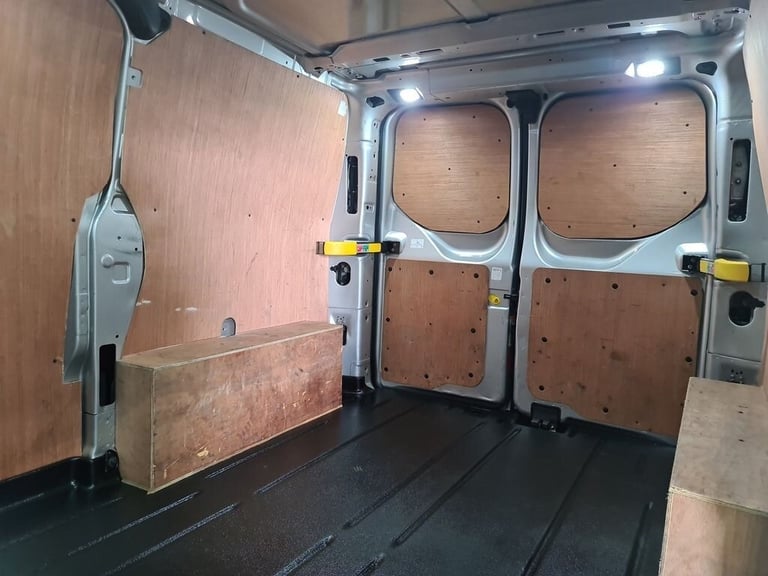 FORD TRANSIT CUSTOM 2.0 280 ECOBLUE LIMITED P/V L1 H1 130 BHP SWB DIESEL