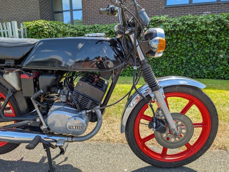 YAMAHA RD200 