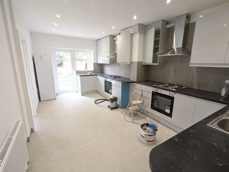 Selection of brand new en-suite rooms to rent in South Harrow. Large kitchen, garden and parking