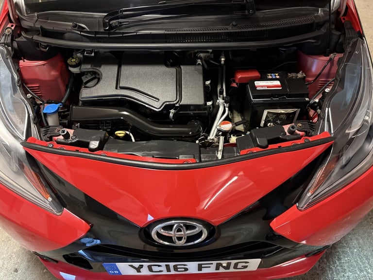 TOYOTA AYGO 1.0 VVT-i x-play 2016