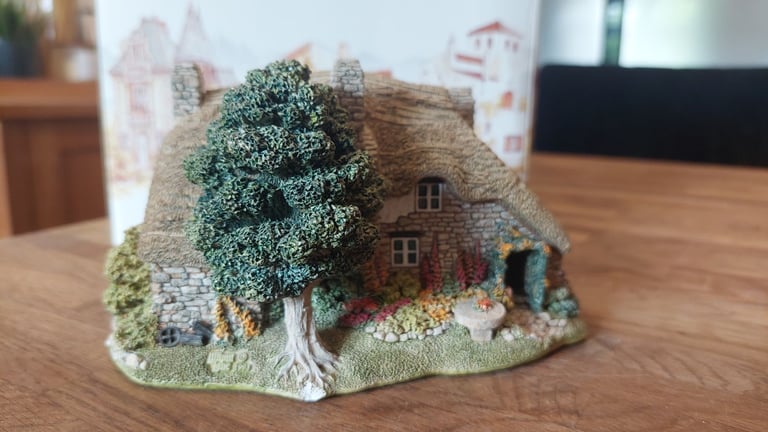 LILLIPUT LANE ● OLD MOTHER HUBBARD'S ● IN BOX