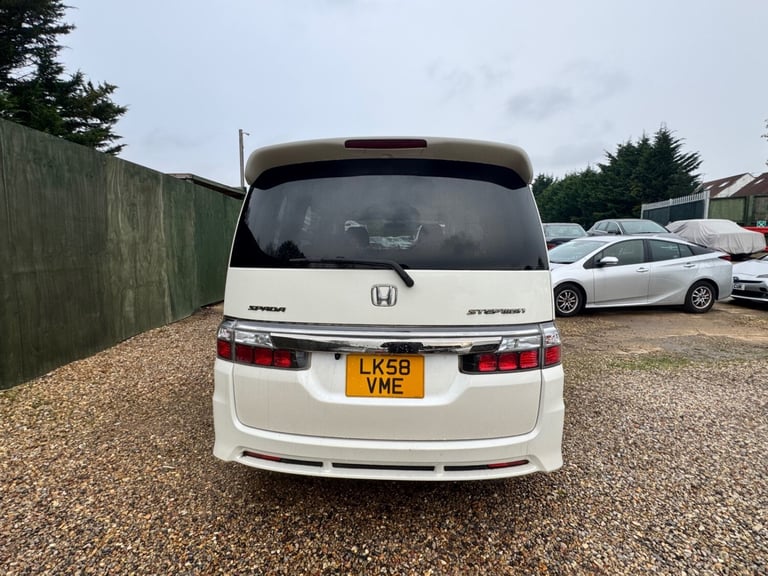 Honda Stepwagon 2008 Petrol 2.0 Automatic Petrol 8 seater