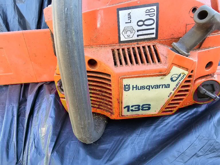 Husqvarna 136 2 stroke chainsaw