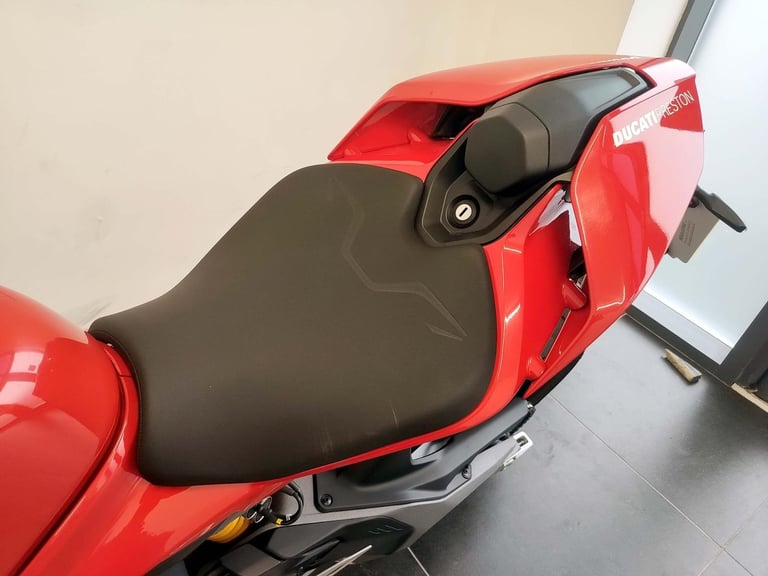 2025 Ducati Streetfighter V4S Ex-Demo Red 1,470 Miles | £325 Dep & £325 pcm