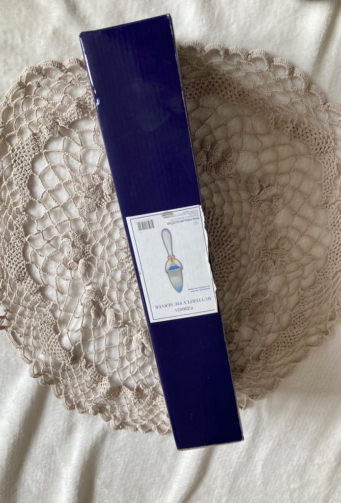 Franz Porcelain Pie Server