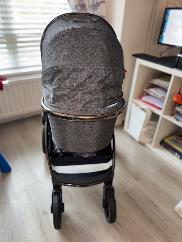 Venicci pram pushchair and carrycot 