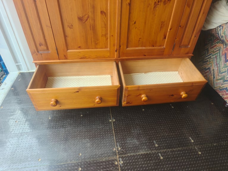Free-standing Pine Wardrobe 