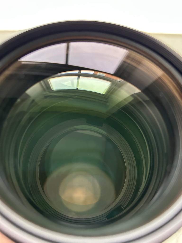 Canon EF 70-200mm f/2.8 L USM – Legendary Pro Telephoto Zoom – Boxed with Hood & Case