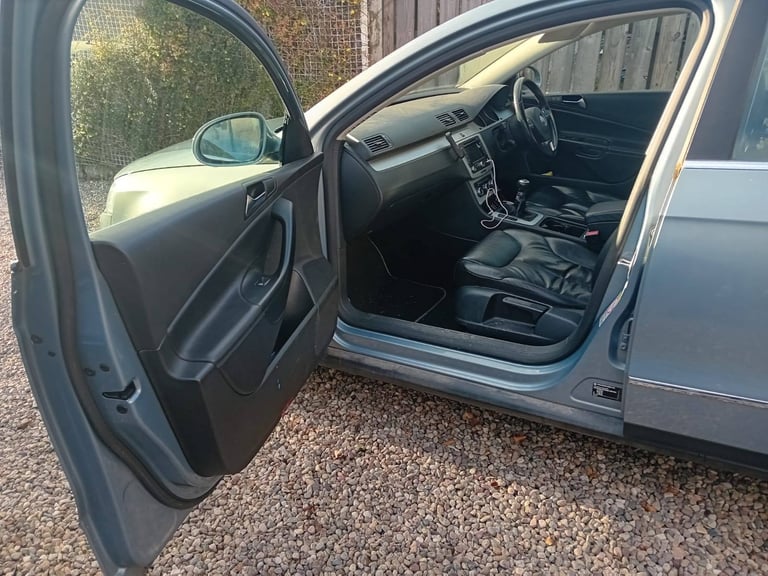 Volkswagen, PASSAT, Estate, 2010, Manual, 1968 (cc), 5 doors