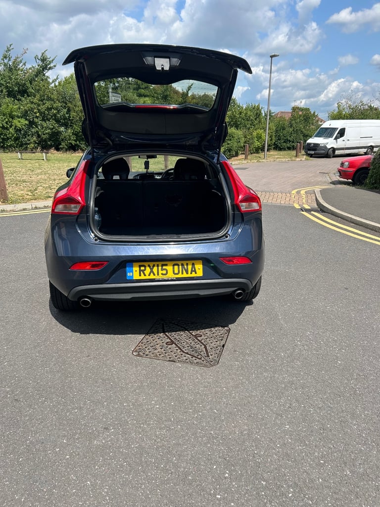 Volvo, V40, Hatchback, 2015, Semi-Auto, 1969 (cc), 5 doors