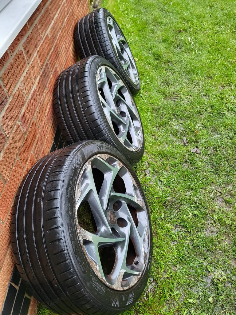 19 inch Vauxhall Insignia S Alloy wheels 