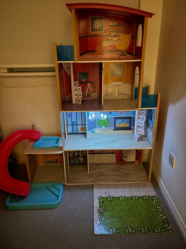 GIGANTIC BABRIE BUNDLE, BARBIE MANSION, BARBIES CARS, ACCESSORIES, AND MORE. 