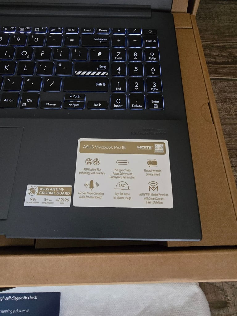 ASUS Vivobook RTX 4060 / Ryzen 9 / MINT CONDITION W/ BOX and PAPERS