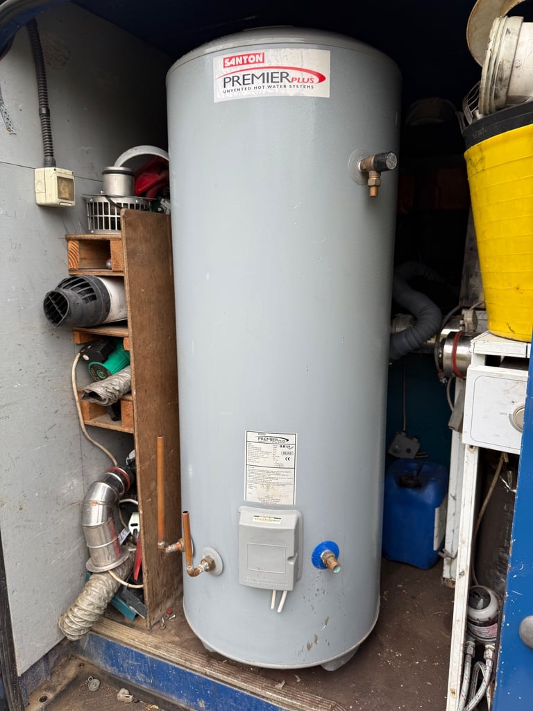 Unvented Hot Water Cylinder 210 Litre