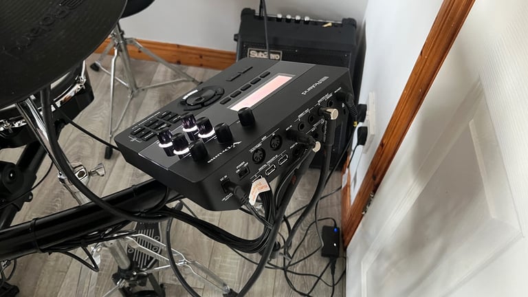 Roland TD-27KV Electronic Drum Kit – Excellent Condition, Includes Amp & Throne