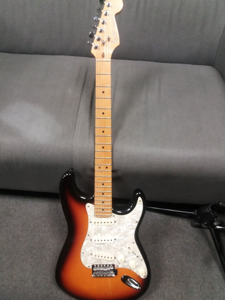Fender Stratocaster USA 93/94- reduced !