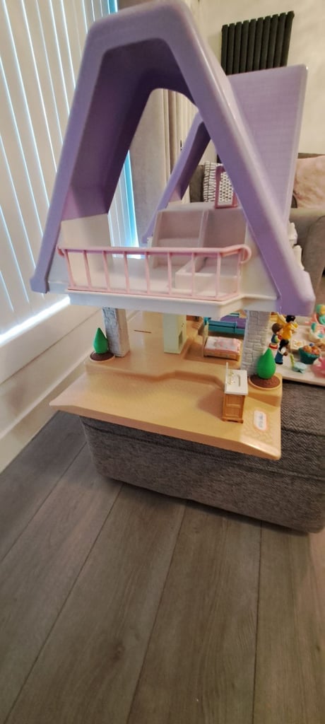 Little Tikes Dolls house 