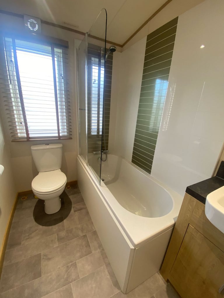 Luxury static caravan holiday home lodge at Swainby Country Park - All year access