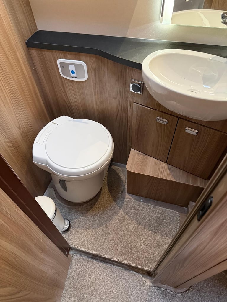 2020 Swift Norden 794 4 berth 4 belts 11000 miles LHD 