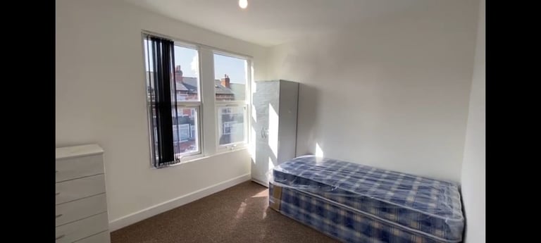 ROOM TO RENT WITH OWN BATHROOM | in Handsworth, West Midlands | Gumtree