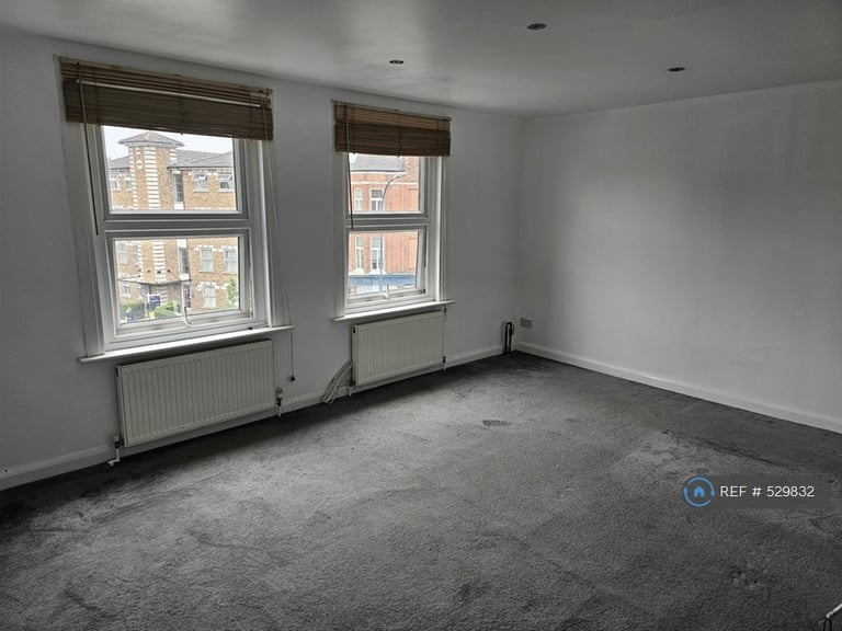 image for Studio flat in Lee High Road, London, SE13 (#529832)