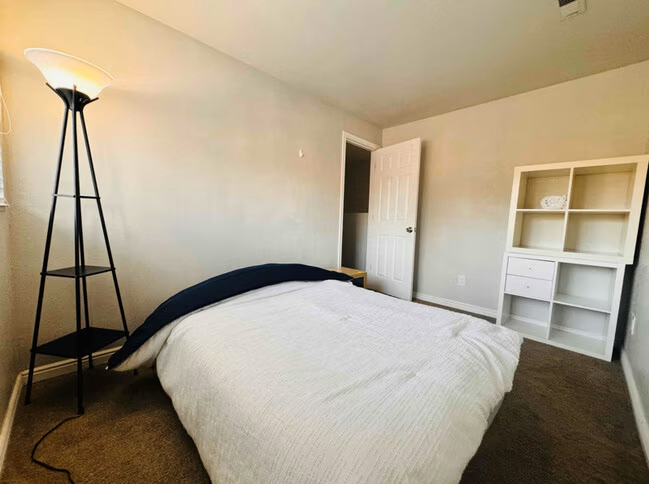 Spacious & Cosy Single Room for Rent  LN5 8HL