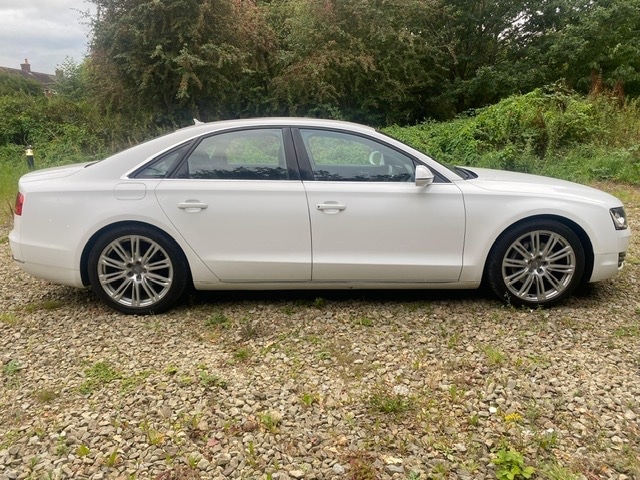 2011 Audi A8 3.0 TDI Quattro SE TIP Auto - 20'' ALLOY WHEELS - FULLY LOADED - 6 STAMPS SALOON Die...