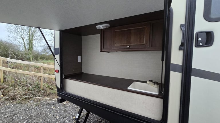 2016 Keystone Premier Bullet 31BHPR 2 Bedroom American Caravan 5th Wheel RV