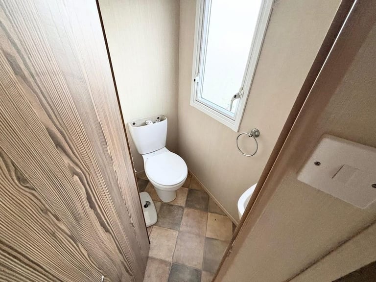 DIRECT BEACH ACCESS CARAVAN FOR SALE 3 BEDROOM 