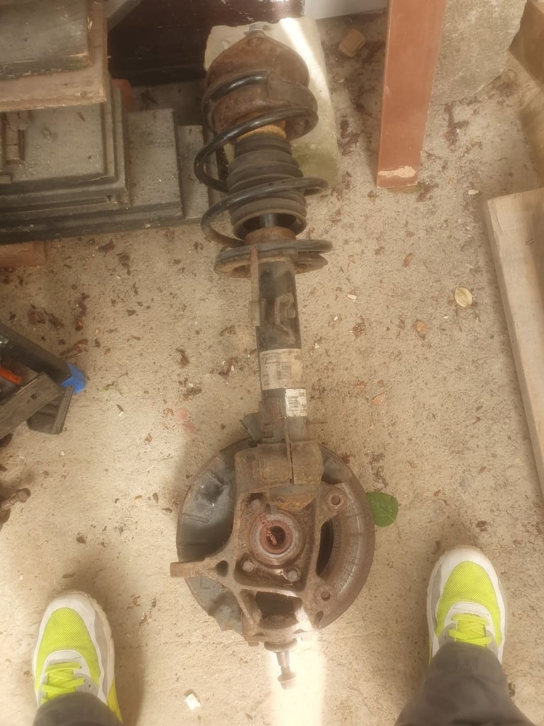 Mini one strut leg, o/s/f front complete used condition 